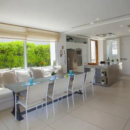 How To Rent Your Own In With Fantastic Private Pool, 1537 Βίλα *