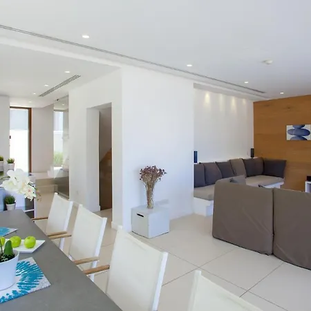 How To Rent Your Own In With Fantastic Private Pool, 1537 Βίλα *
