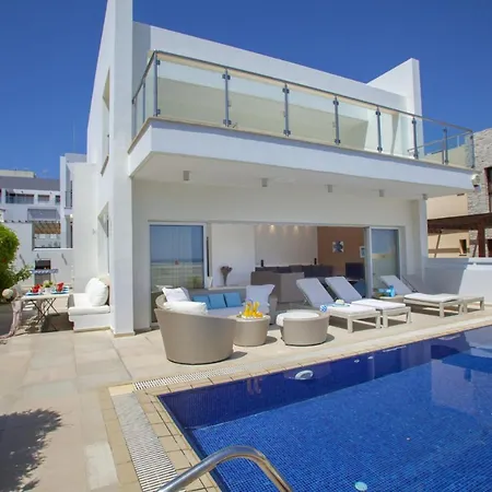 How To Rent Your Own In With Fantastic Private Pool, 1537